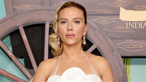 scarlett johansson naked asteroid|How Scarlett Johansson Got Away With A Full Nude Scene In A。